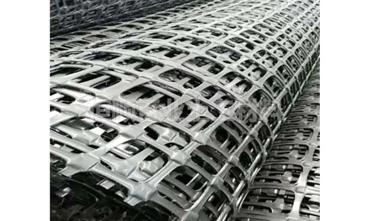 云南土工格栅在软土地基处理中的关键作用是什么？